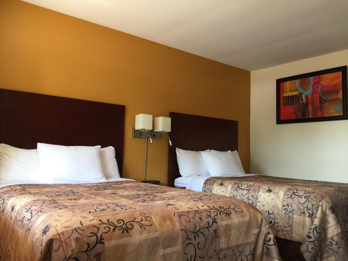 Park Place & Motel Tweed