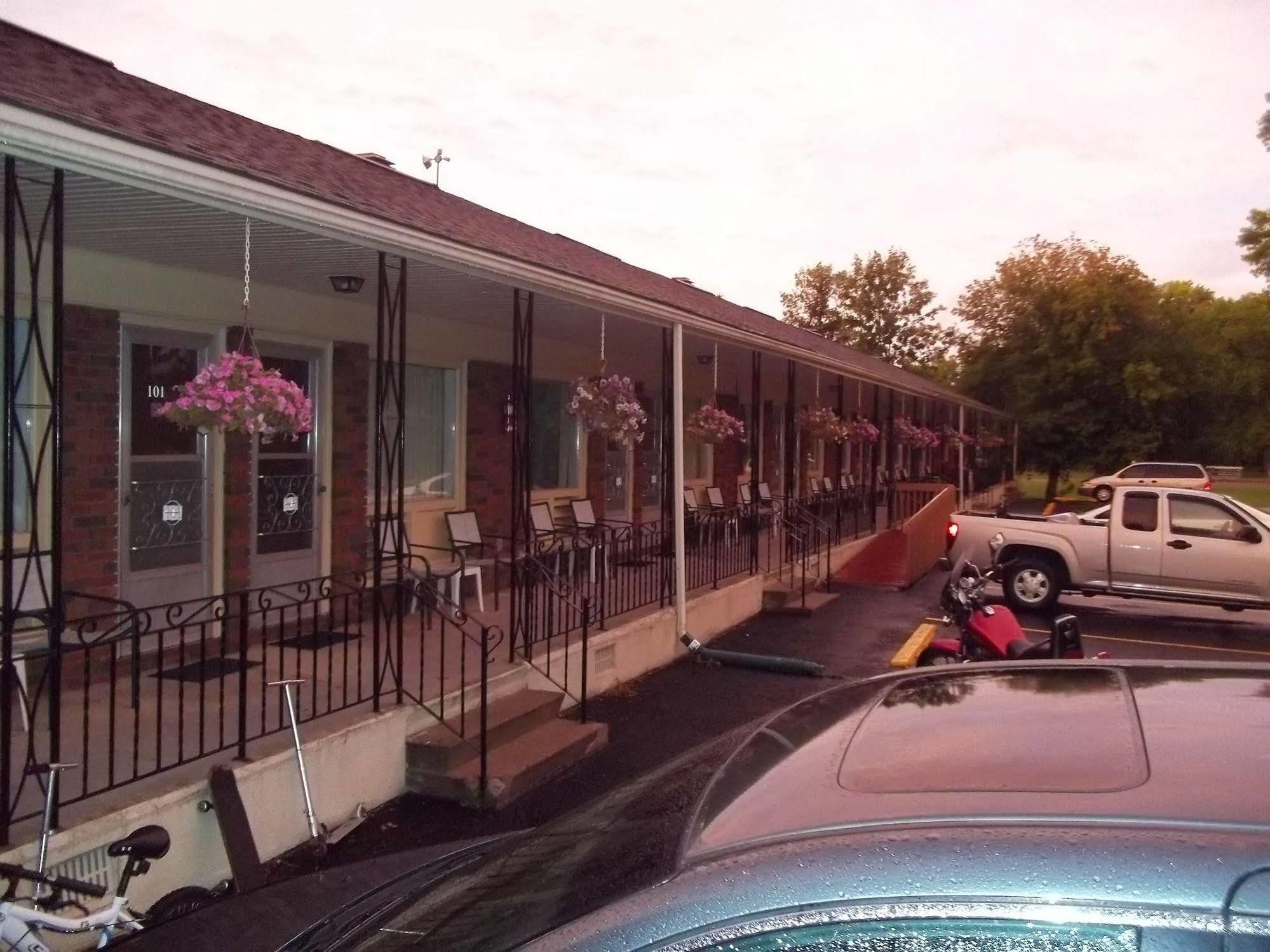 Motel Park Place & Tweed