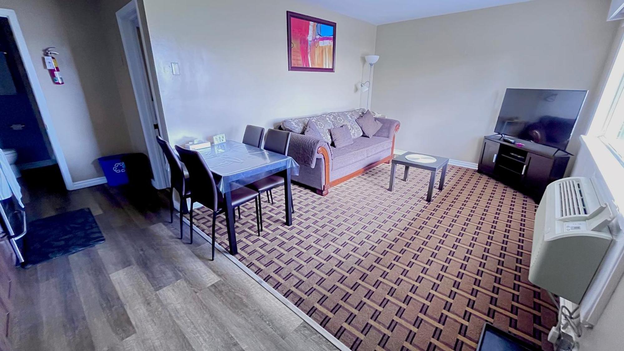 Park Place & Motel Tweed