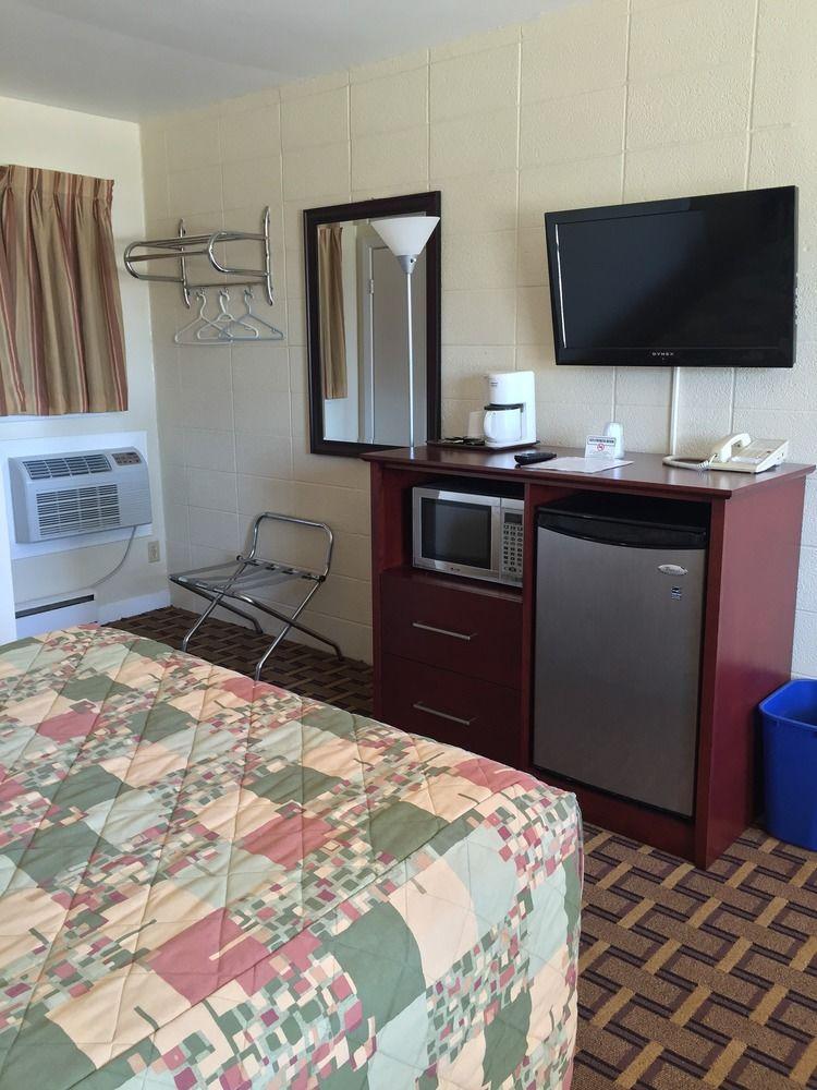 Park Place & Motel Tweed
