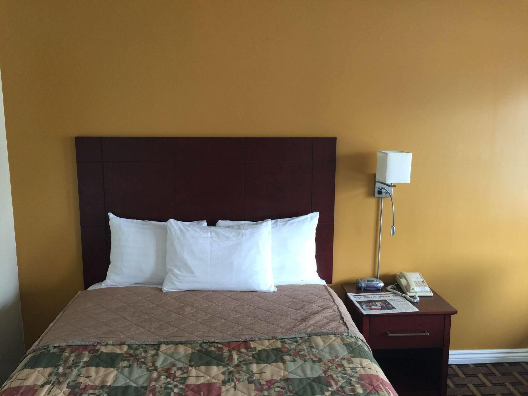 Park Place & Motel Tweed