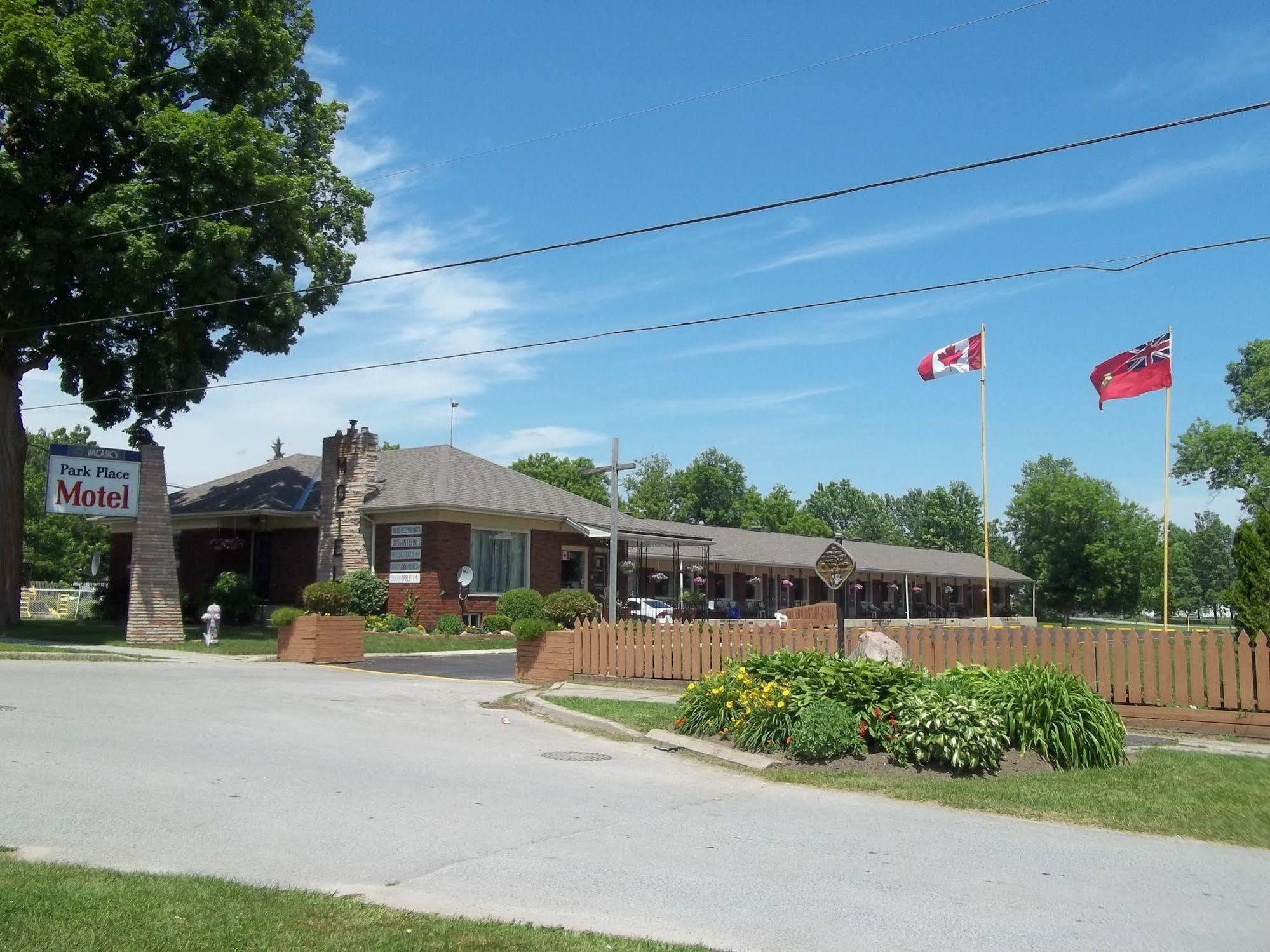 Motel Park Place & Tweed
